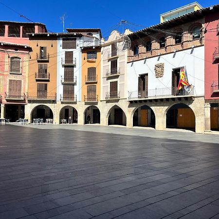 Apartamentos Angelus Plaza Mayor De Graus Luaran gambar