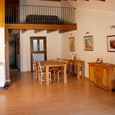 Apartamentos Angelus Plaza Mayor De Graus Luaran gambar