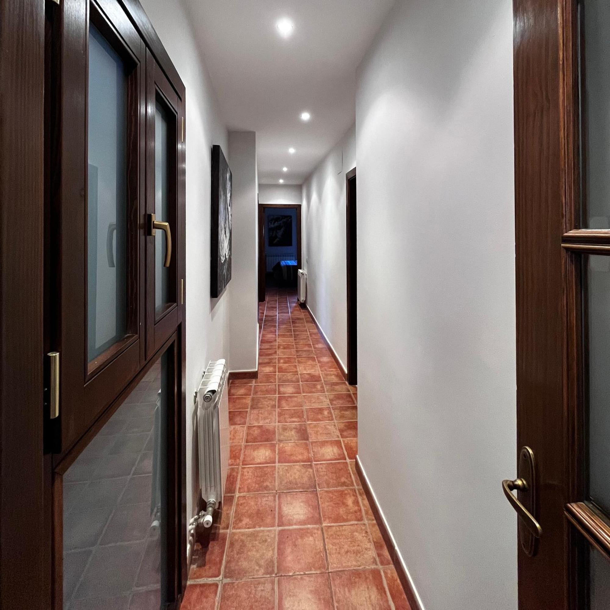 Apartamentos Angelus Plaza Mayor De Graus Luaran gambar