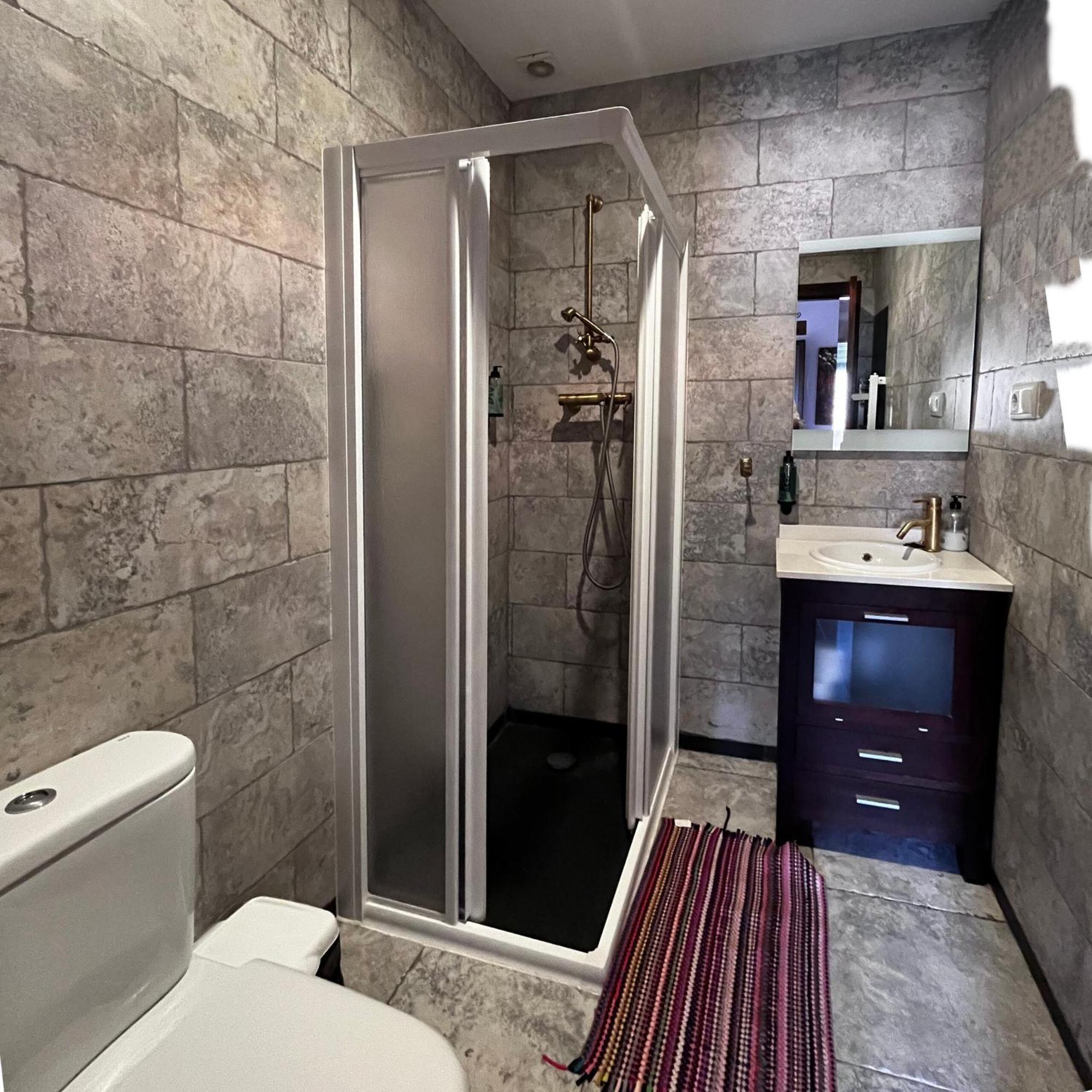 Apartamentos Angelus Plaza Mayor De Graus Luaran gambar
