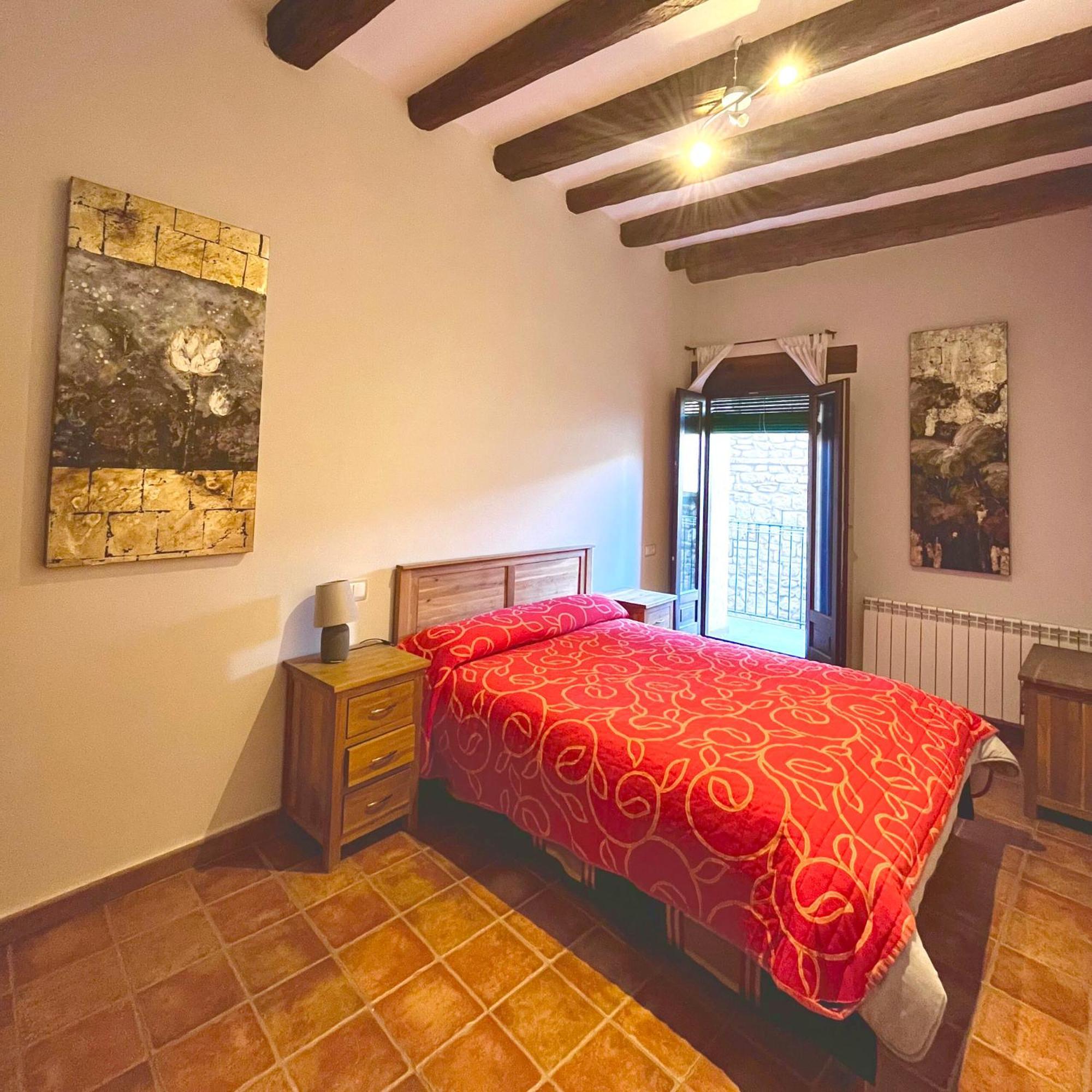 Apartamentos Angelus Plaza Mayor De Graus Luaran gambar