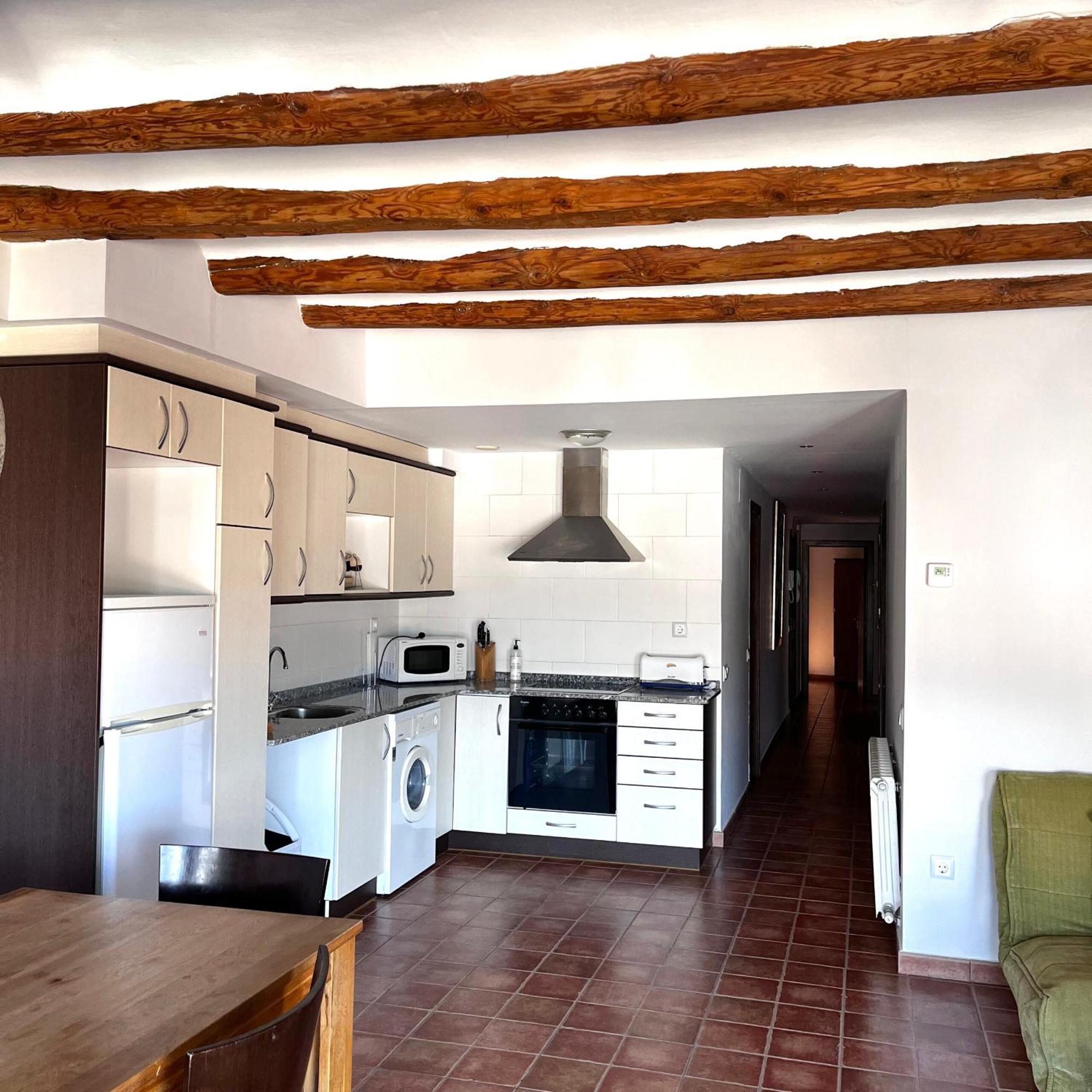Apartamentos Angelus Plaza Mayor De Graus Luaran gambar