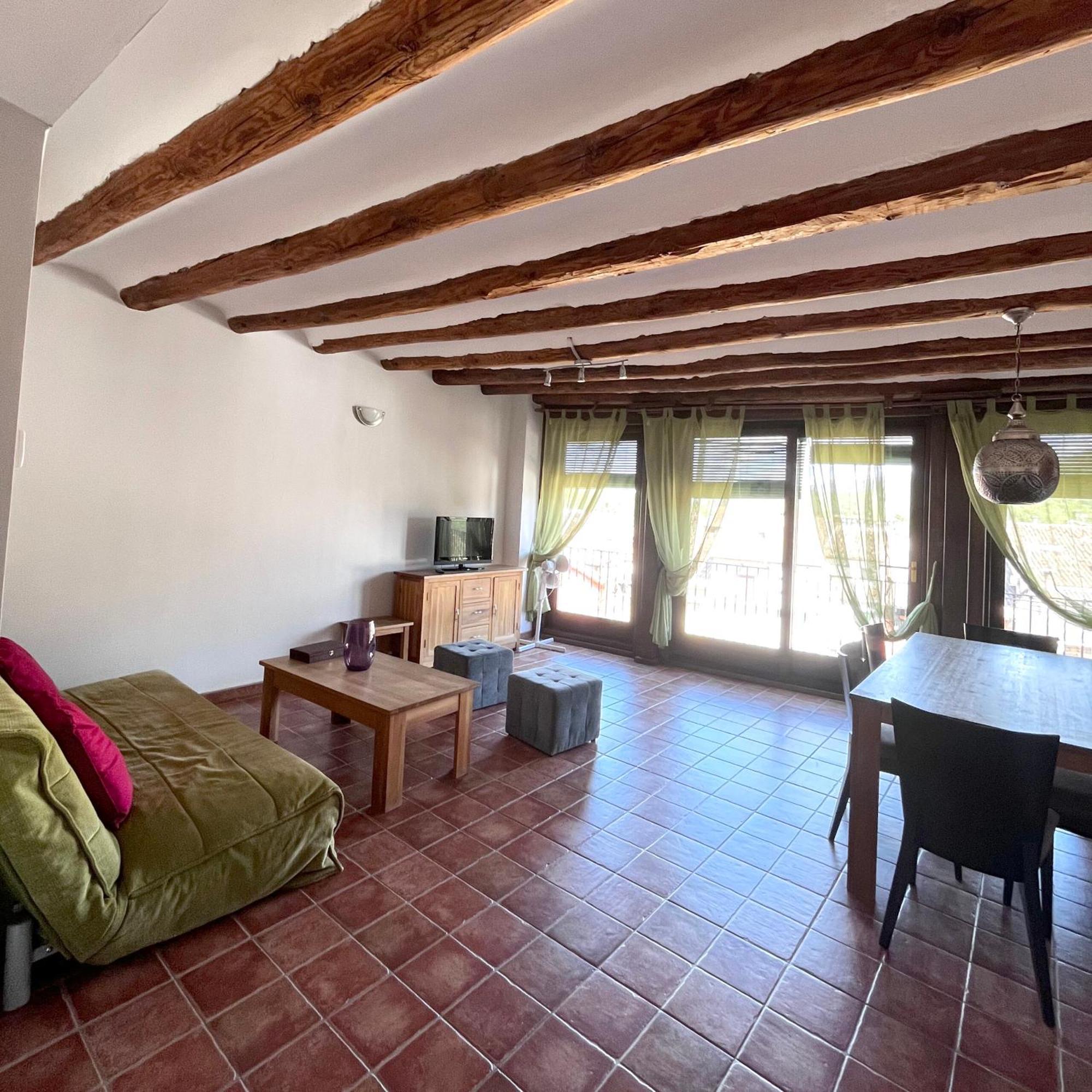 Apartamentos Angelus Plaza Mayor De Graus Luaran gambar