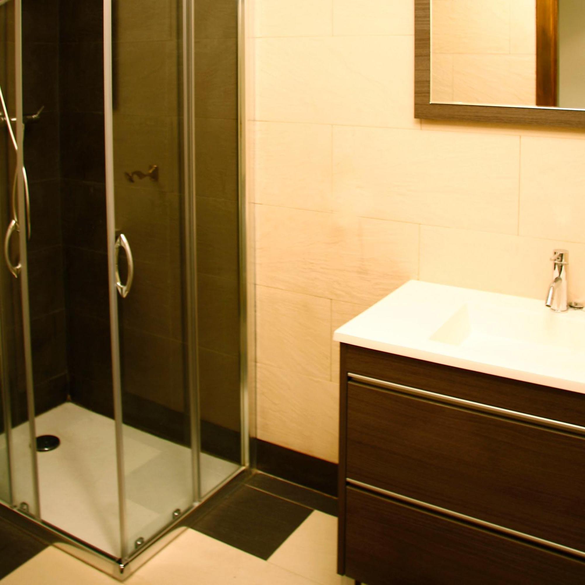 Apartamentos Angelus Plaza Mayor De Graus Luaran gambar